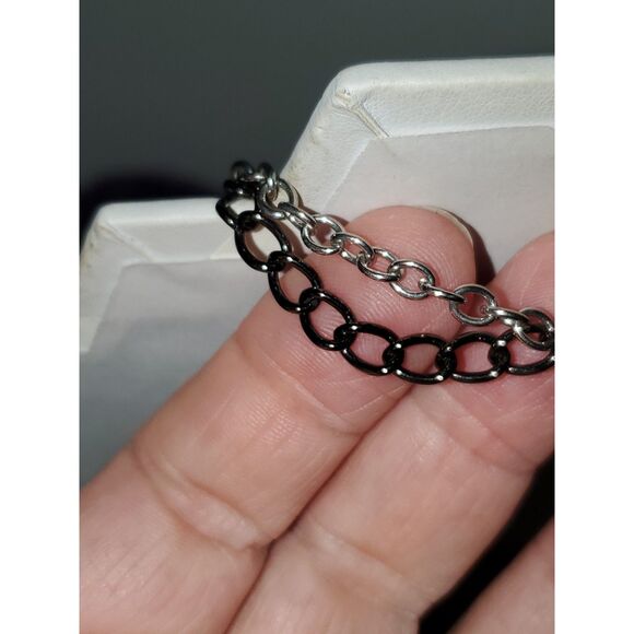 A Women's Necklace Chunky Hammered Metal Brutalist Power Statement Silver Tone - Picture 7 of 8